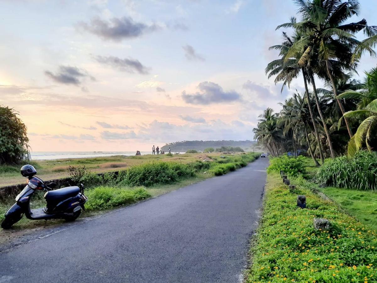 Corniche Beach Resort Mulappilangad Ngoại thất bức ảnh